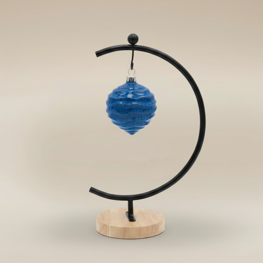 (agate blue)
Agate blue ceramic wave ornament made with ashes, a handcrafted memorial art piece symbolizing calm, connection, and remembrance.