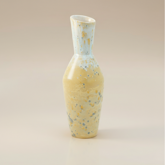 (Jasper-Gold)
Jasper gold ceramic cremation memorial vase made with ashes, radiating warmth and elegant modern style.