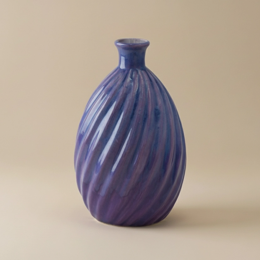 (lavender)
Lavender ceramic cremation memorial vase made with ashes, evoking serenity, grace, and eternal love.
